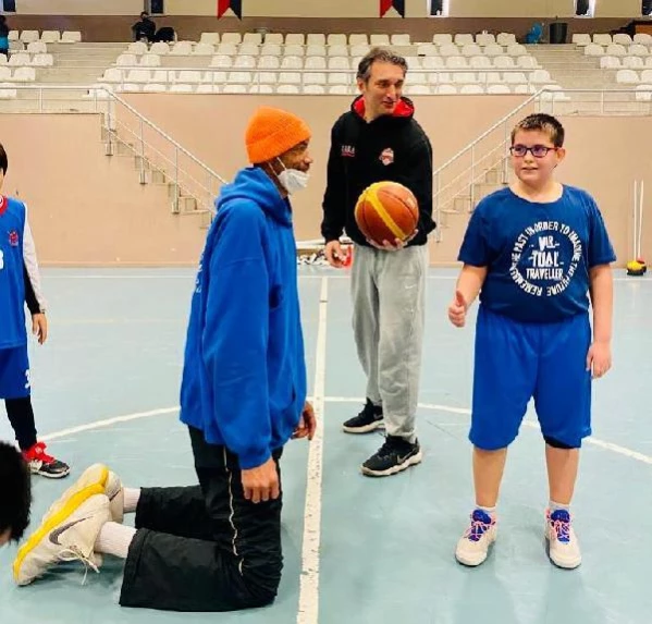NBA eski yıldızı deneyimlerini Türkiye'deki genç basketbolculara aktarıyor