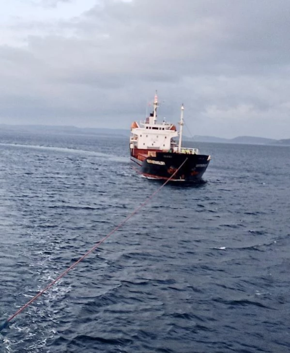Panama bayraklı gemi, Çanakkale Boğazı'nda arızalandı