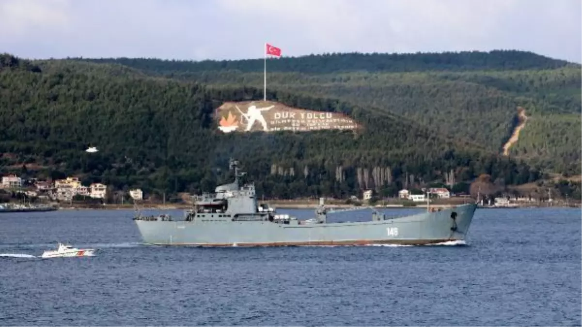 RUS SAVAŞ GEMİSİ \'ORSK\', ÇANAKKALE BOĞAZI\'NDAN GEÇTİ