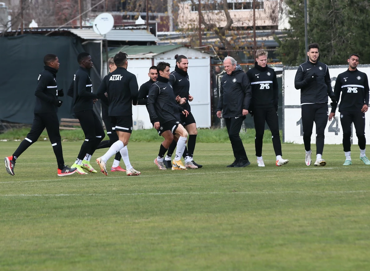 Altay, Türkiye Kupası\'ndaki Beşiktaş maçı hazırlıklarını sürdürdü
