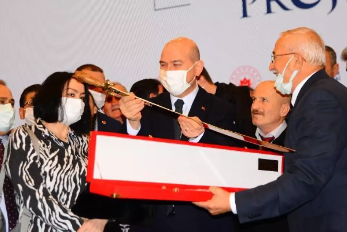 Son dakika... BAKAN SOYLU: CUMHURİYET TARİHİMİZDEKİ EROİN YAKALAMADAKİ REKORU EGALE ETTİK