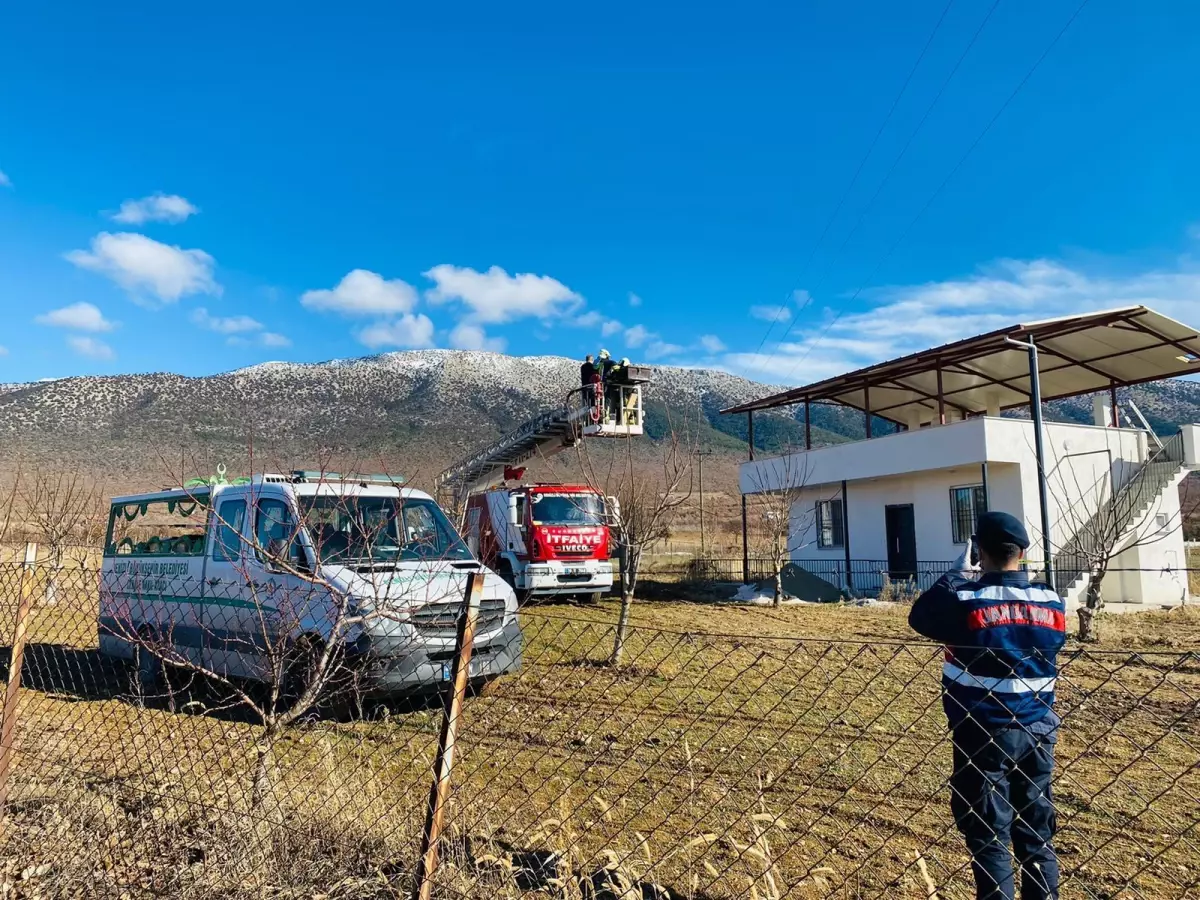 Denizli\'de çatıda elektrik akımına kapılan demir ustası hayatını kaybetti