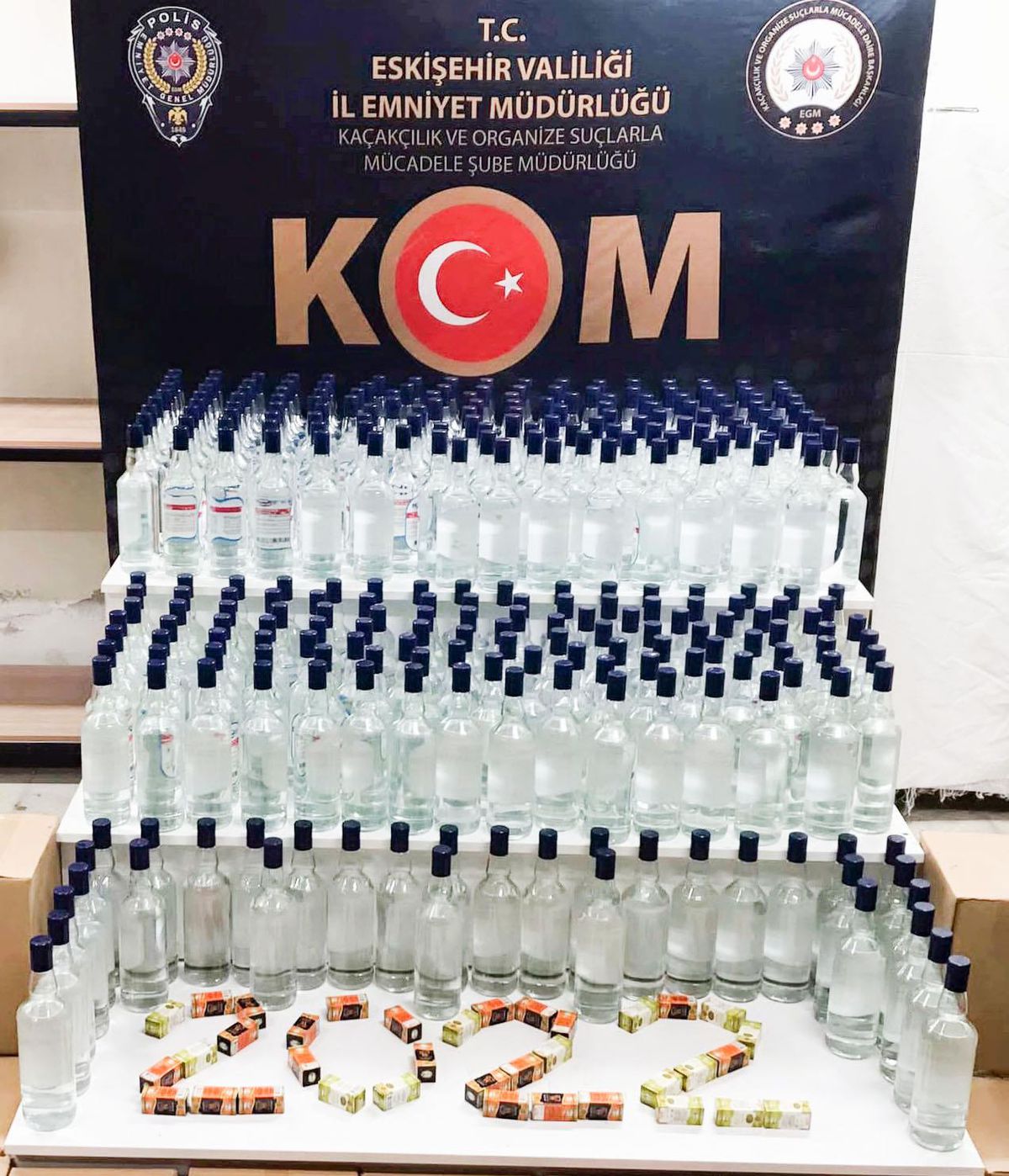 Eskişehir\'de sahte içki operasyonunda 400 litre etil alkol ele geçirildi