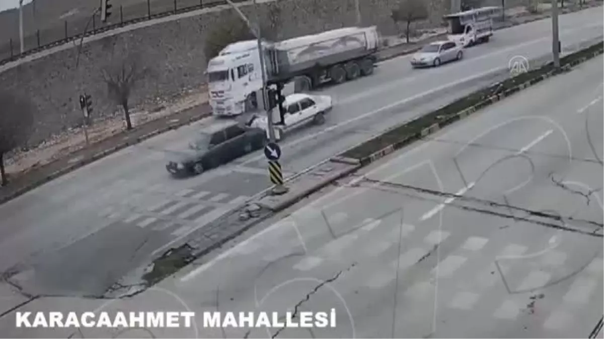 Son dakika... GAZİANTEP - Trafik kazaları güvenlik kameralarında