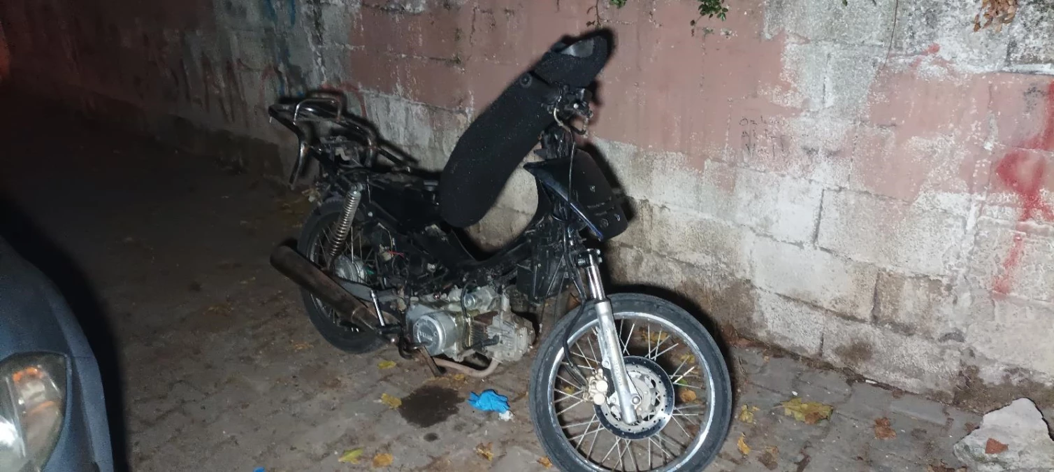 Hırsızlık için gelen şahıs motosikleti bırakıp kaçtı