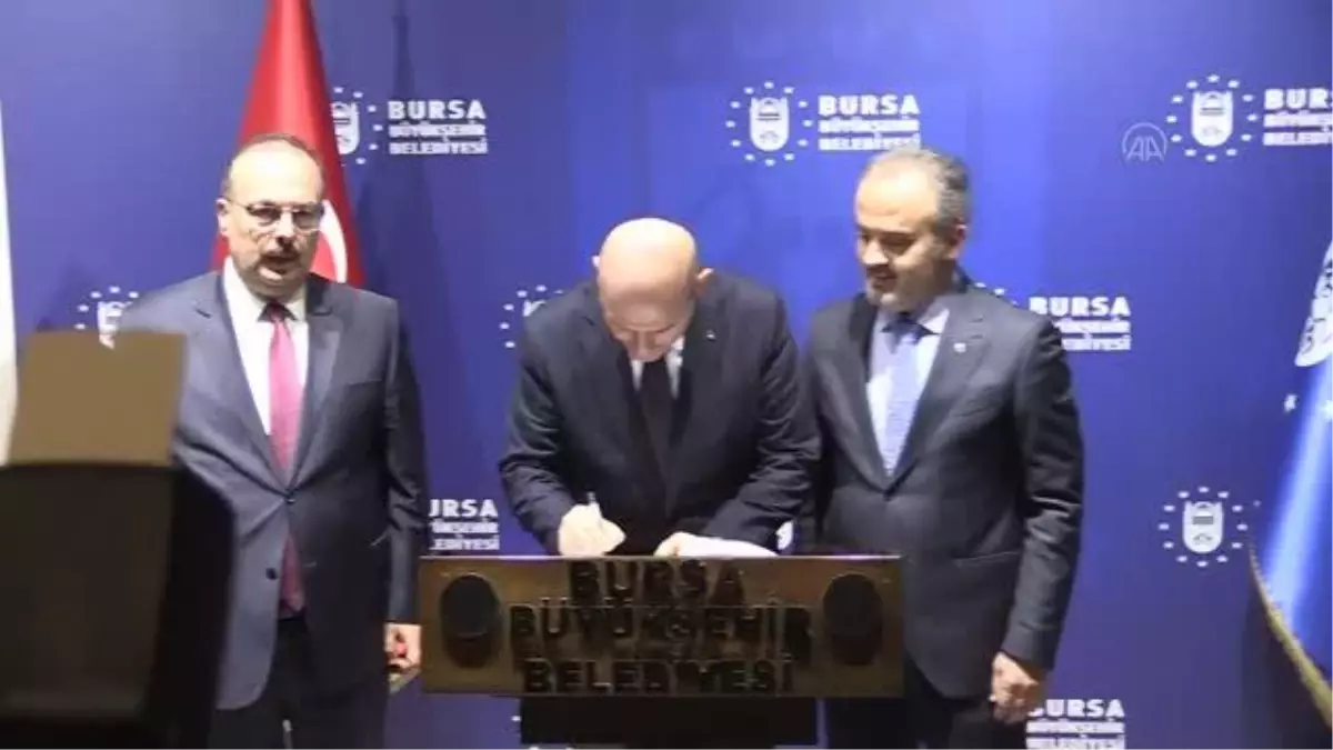 Son dakika haberi: İçişleri Bakanı Soylu, Büyükşehir Belediyesini ziyaret etti