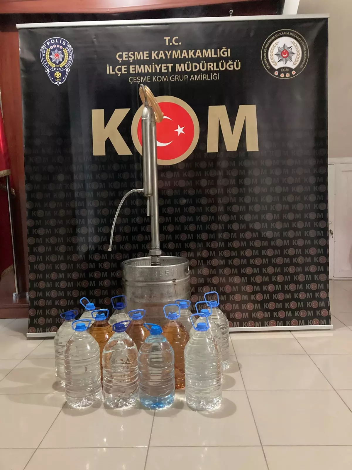 Son dakika! İzmir\'de sahte içki operasyonunda 1 zanlı gözaltına alındı