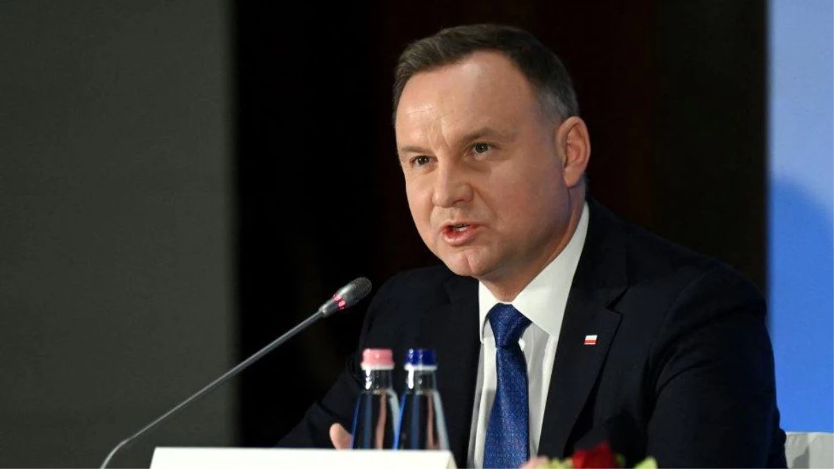 Polonya cumhurbaşkanı eleştirilen basın özgürlüğü yasasını veto etti