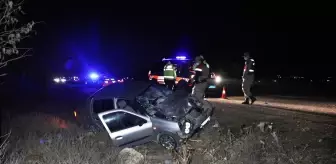 Şanlıurfa'da otomobil, kamyonetle çarpıştı 12 kişi yaralandı