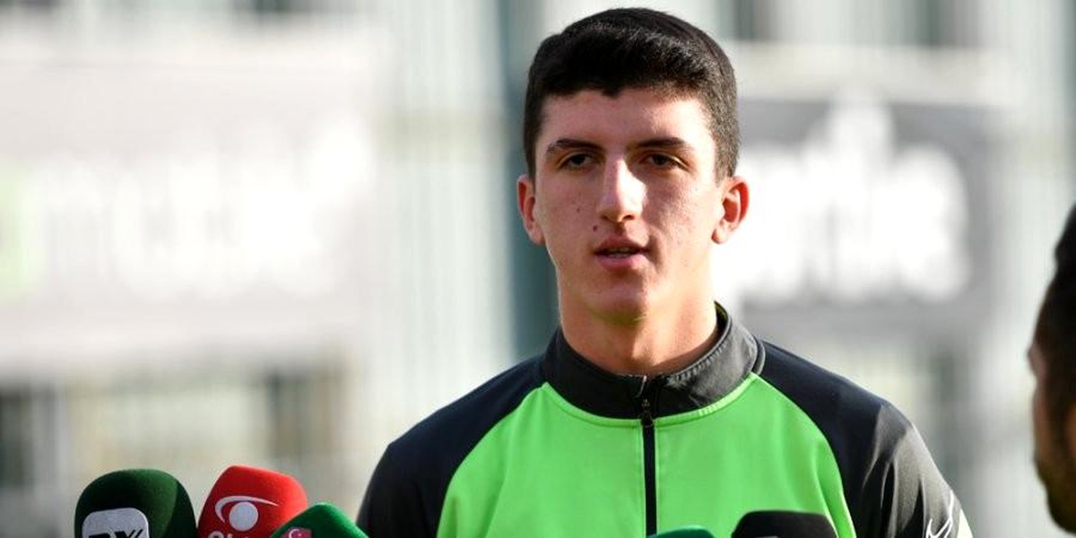Taha Altıkardeş: "Bursaspor\'u ve ülkemizi Avrupa\'da temsil etmek istiyorum"