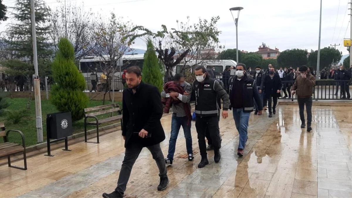 Son dakika haber | Tırpan operasyonunda İzmir\'de 11 tutuklama