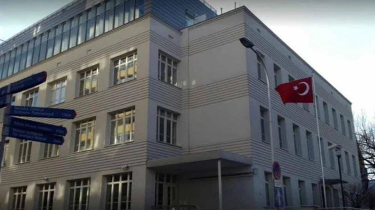 Türkiye\'nin Varşova Büyükelçiliği\'ne molotoflu saldırı düzenlendi