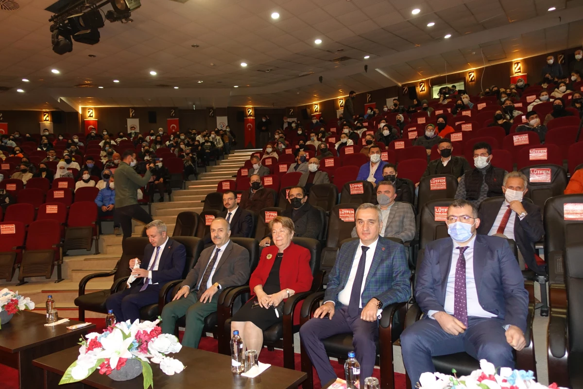 YÖK Başkan Başdanışmanı Komsuoğlu, Trabzon\'da konferansa katıldı
