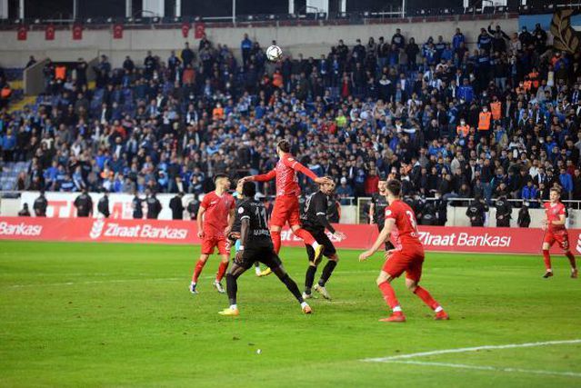 Son dakika haberi! Adana Demirspor, Ziraat Türkiye Kupası'nda son 16 turuna yükseldi