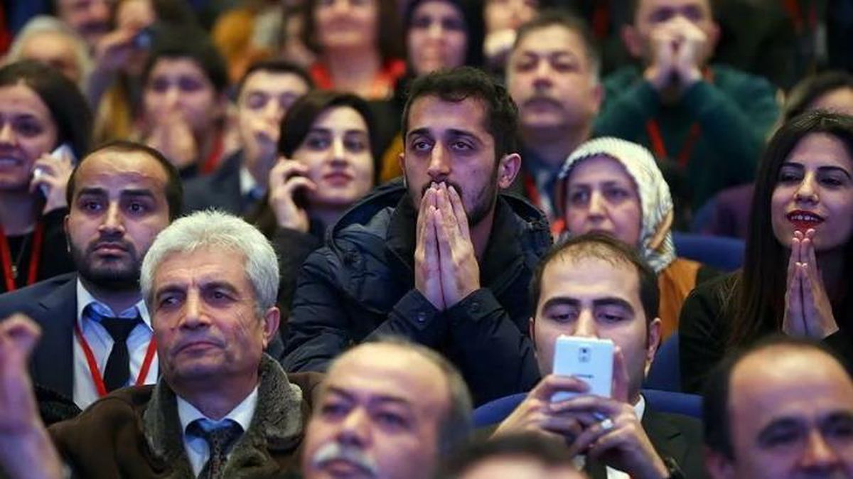 Atanamayan öğretmenler tepkili! Sosyal medyada \'\'Mülakata hayır\'\' isyanı başladı