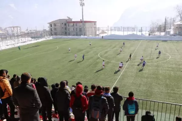 Hakkarigücü, Sivas Kadın Futbol Takımı'nı 4-0 yendi