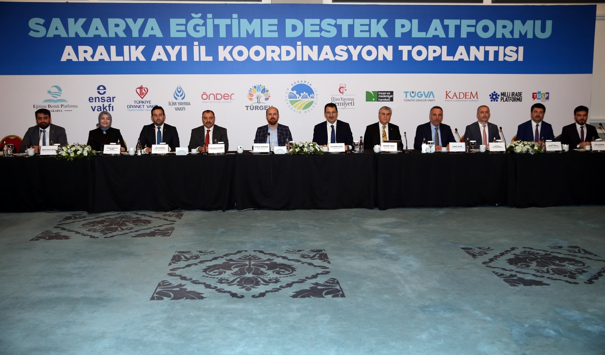 İlim Yayma Vakfı Mütevelli Heyeti Başkanı Bilal Erdoğan, gençlerle buluştu