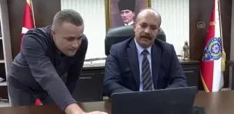 Son dakika haberi: İstanbul Emniyet Müdürü Aktaş, AA'nın 'Yılın Fotoğrafları' oylamasına katıldı