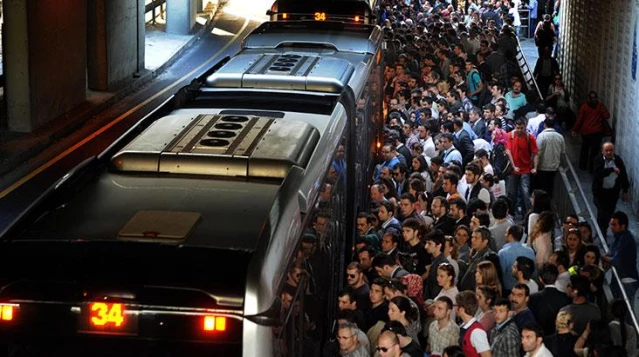 İstanbul'da yılbaşı gecesi ulaşım nasıl olacak? İBB uygulanacak programı açıkladı