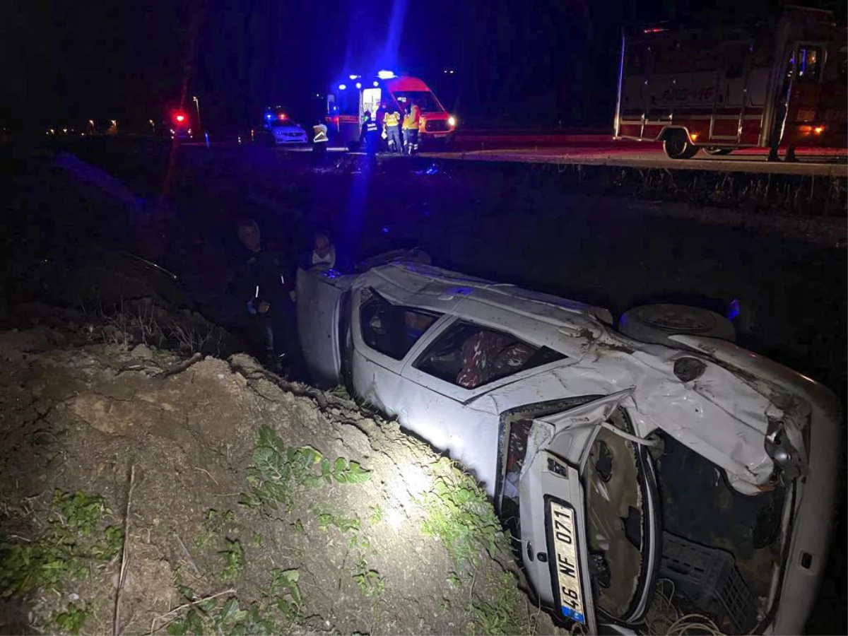 Son dakika haber! İzmir\'de otomobilin devrilmesi sonucu 1 kişi öldü, 2 kişi yaralandı