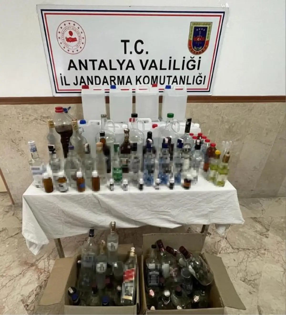 MANAVGAT\'TA SAHTE İÇKİ OPERASYONU