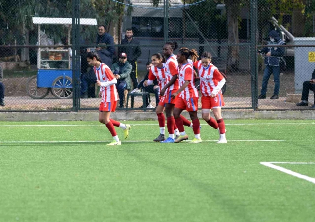 Turkcell Kadın Futbol Süper Ligi: Adana İdman Yurdu Spor: 4 Çaykur Rizespor: 3
