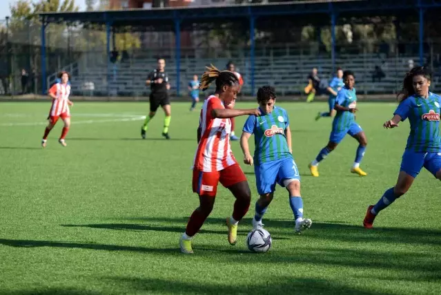 Turkcell Kadın Futbol Süper Ligi: Adana İdman Yurdu Spor: 4 Çaykur Rizespor: 3