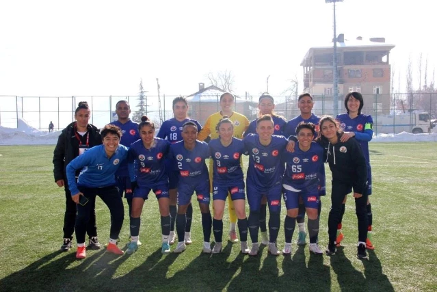 Turkcell Kadın Futbol Süper Ligi: Hakkari Gücü: 4 Sivasspor: 0