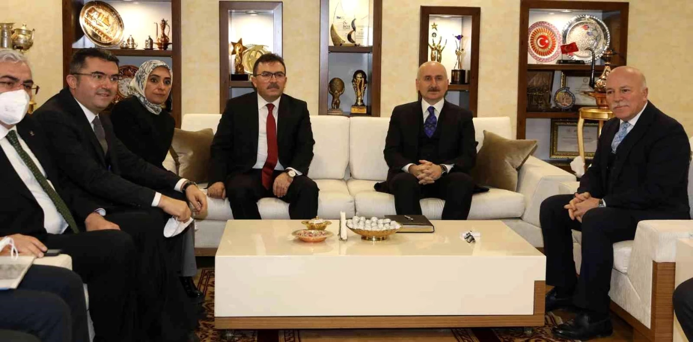 Ulaştırma ve Altyapı Bakanı Karaismailoğlu\'ndan Büyükşehir\'e ziyaret