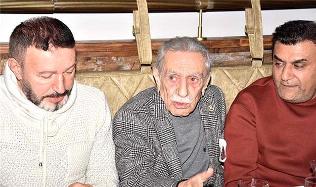 Yeşilçam'ın efsane ismi Aydemir Akbaş: 95 yaşına gelmeden ölmeyeceğim