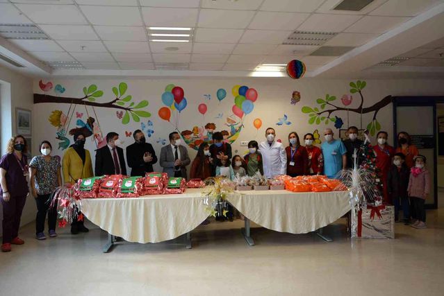 Son dakika haberleri! Yılbaşı etkinliği hasta çocuklara moral oldu