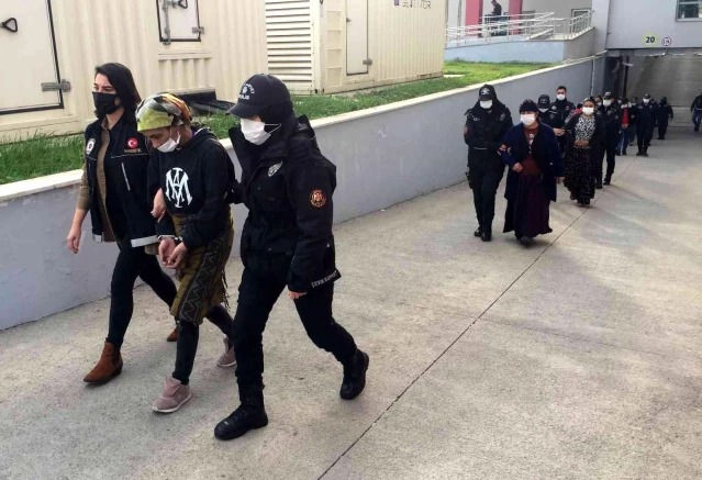 Adana'da 2 torbacı tutuklandı