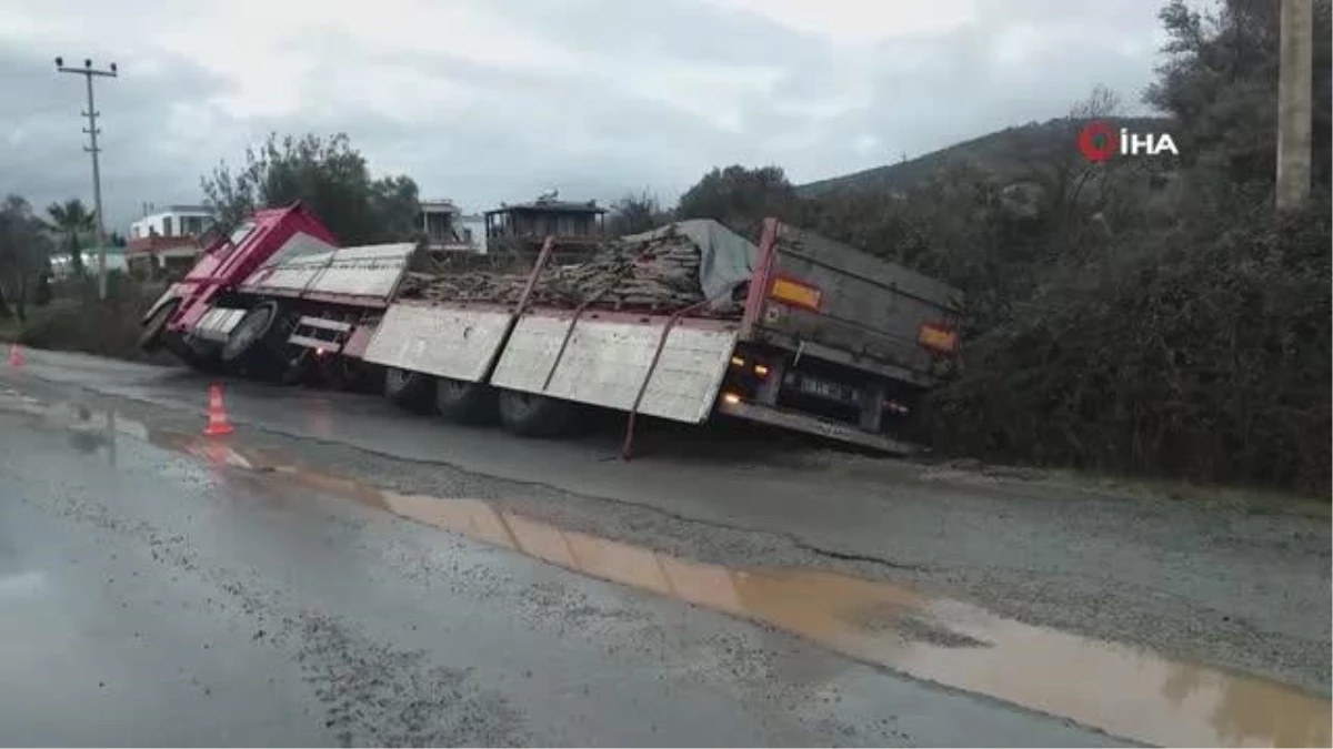 Bodrum\'da taş yüklü tır su kanalına girdi