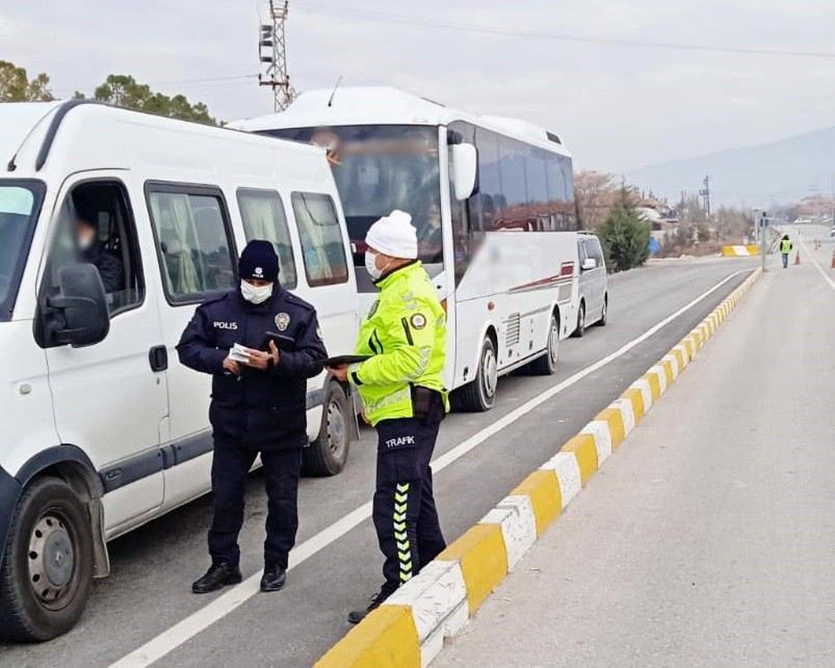 Burdur\'da yolcu ve yük taşıyan araçlar denetlendi
