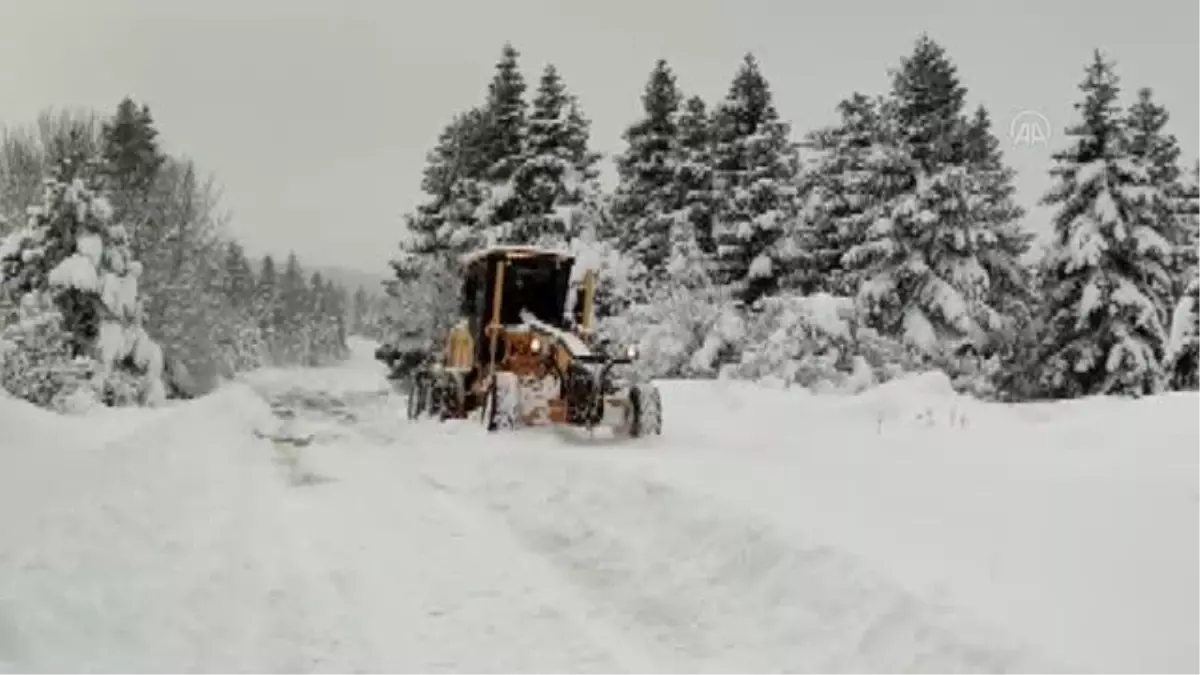 KASTAMONU - Karla mücadelede 8 bin 546 kilometre yol açıldı