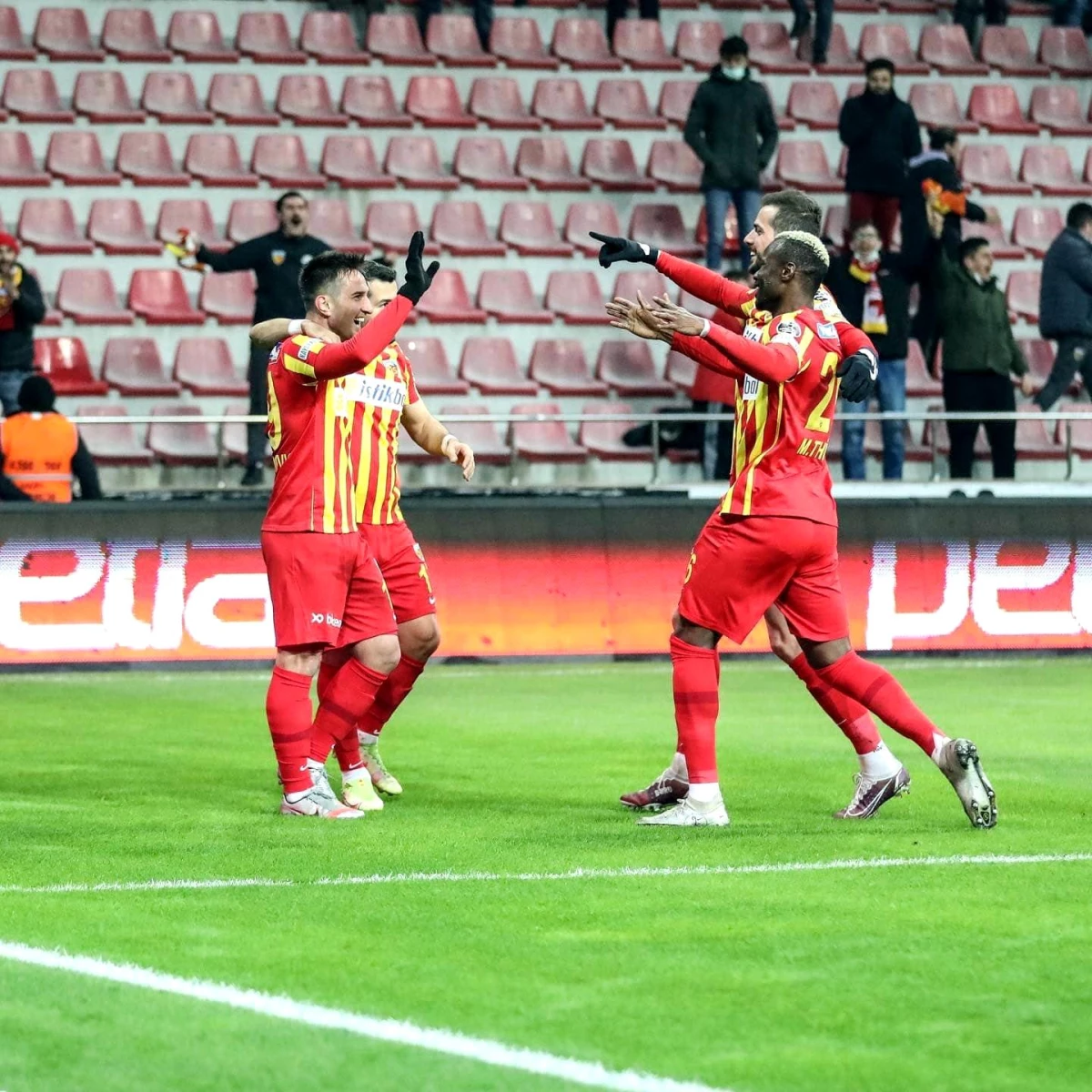 Kayserispor 19 maçta 27 gol attı