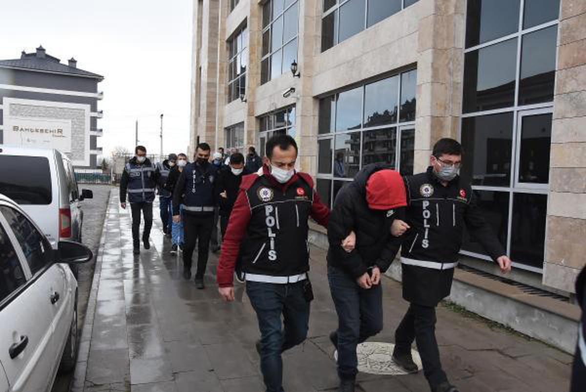 Kütahya merkezli yasa dışı bahis operasyonu: 17 gözaltı