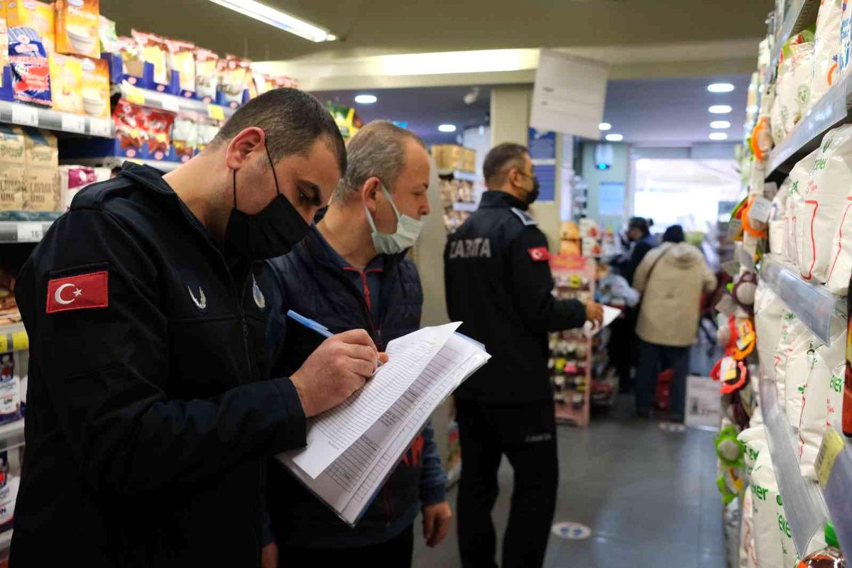 Maltepe\'deki marketlerde yılbaşı denetimi