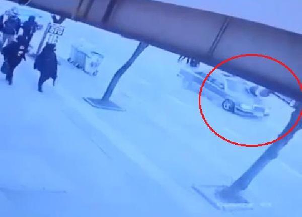 Son dakika haberi | Otomobilin çarptığı çift ağır yaralandı; kaza kamerada