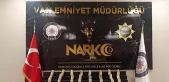 Yakıt deposundaki 15 kilo eroin Magnum'a takıldı