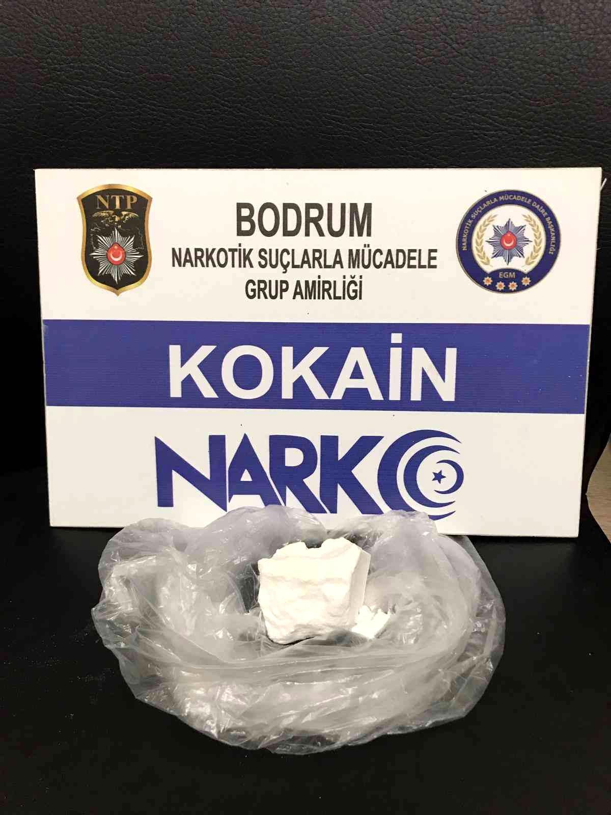 Yılbaşı öncesi Bodrum\'a uyuşturucu sevkiyatını polis önledi