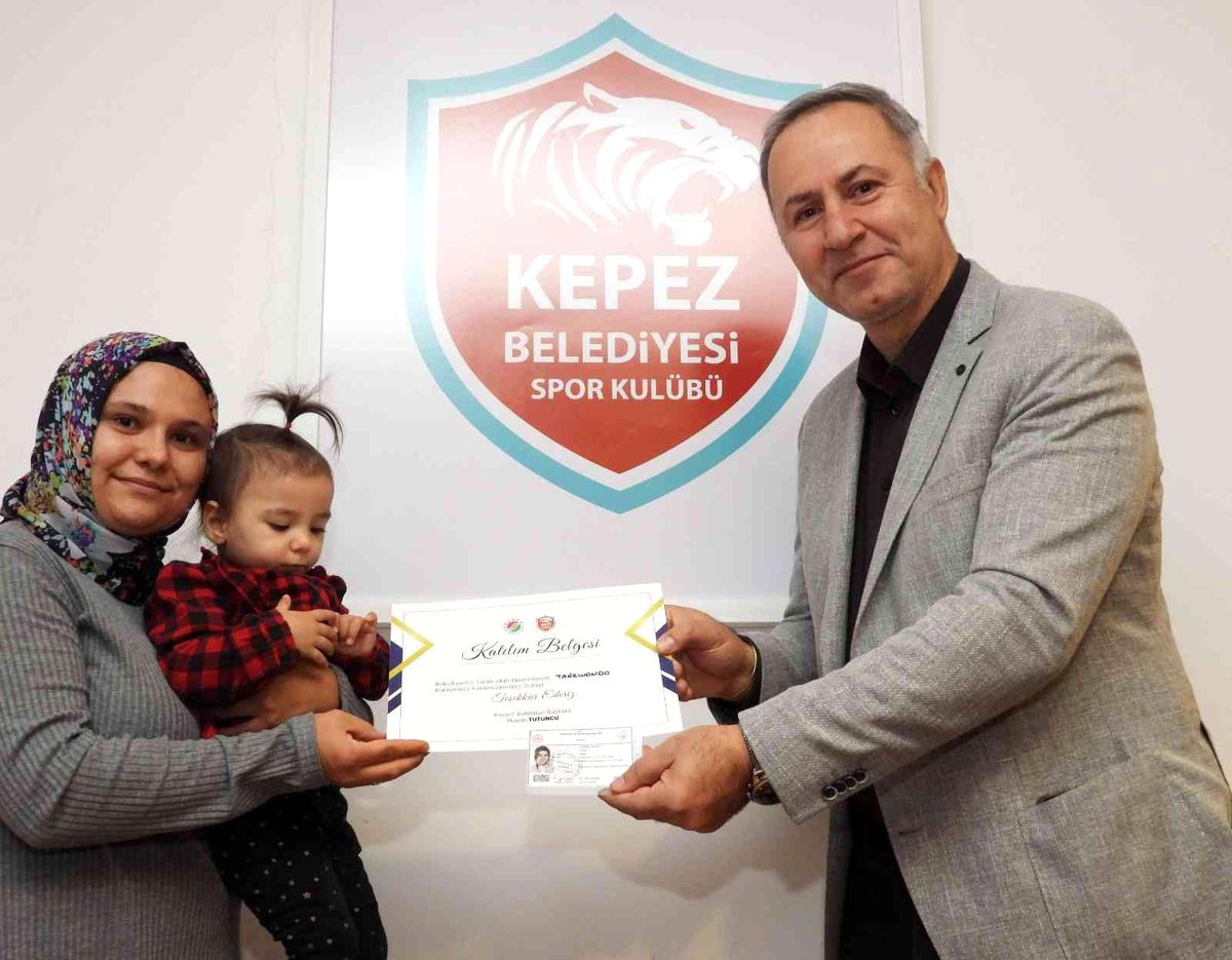 40 ev hanımı lisanslı Taekwondo sporcusu oldu