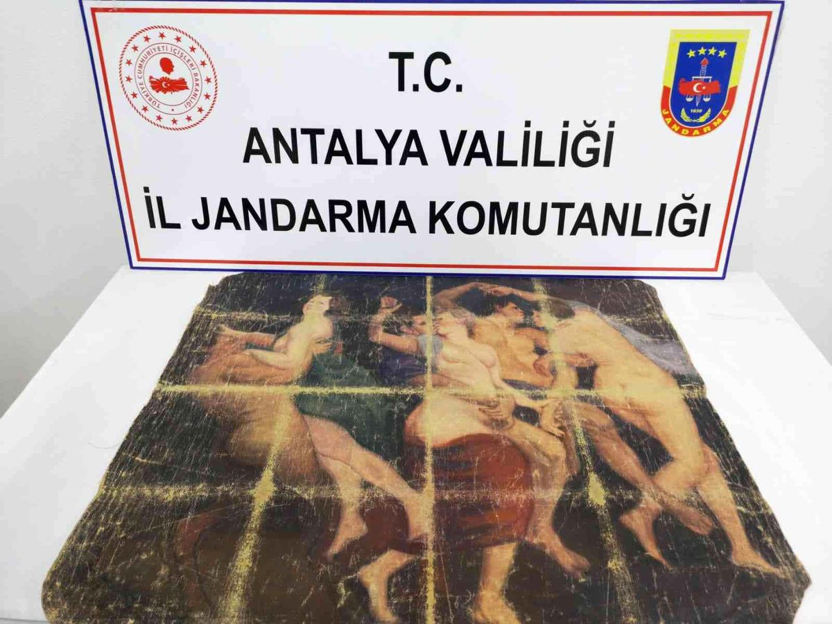 Antalya\'da milyonluk tarihi tablo operasyonu