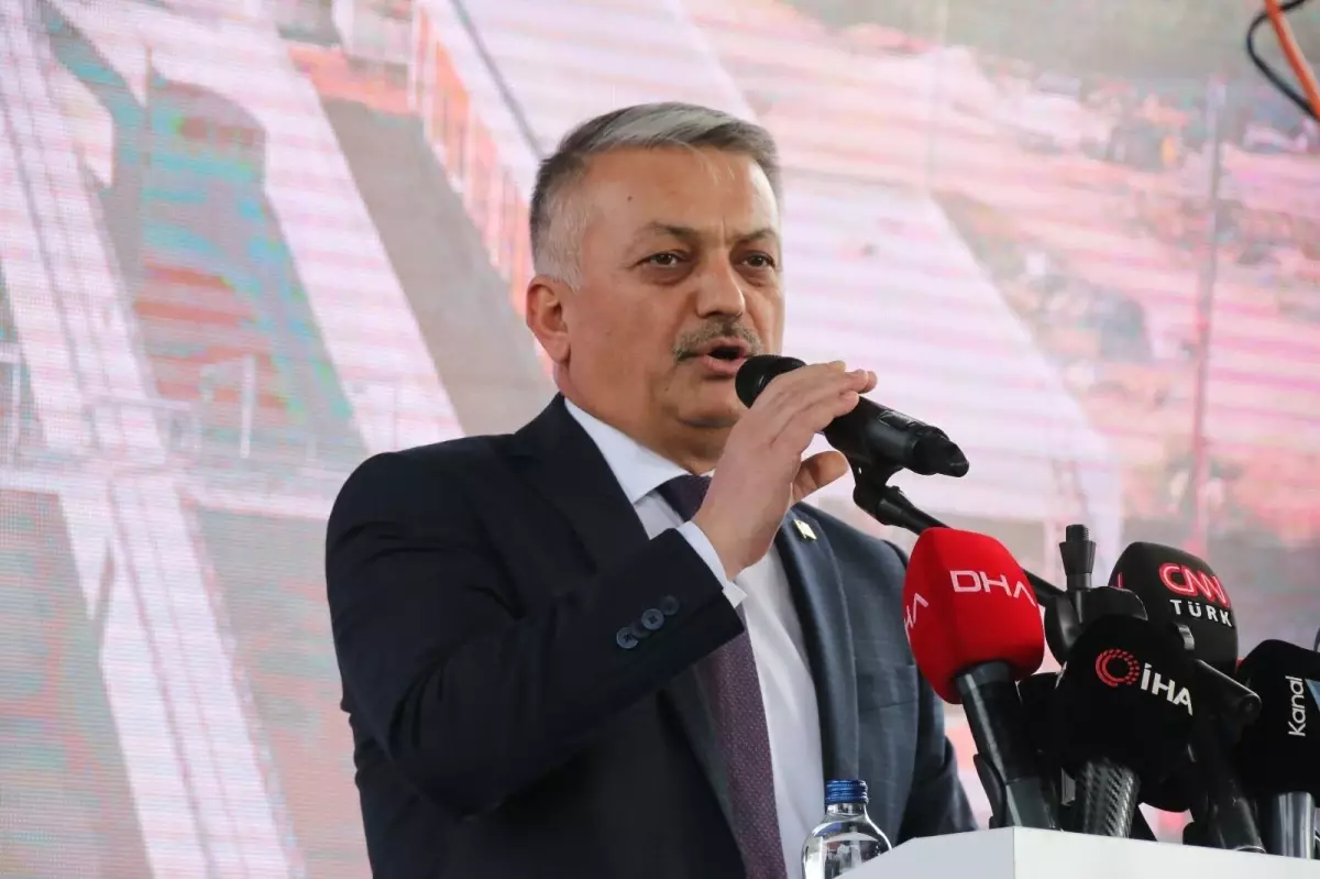 Bakan Ersoy: "Bu yıl ülke olarak yurtdışı ziyaretçi sayısında 29 milyonu, gelirde ise 24 milyar doları yakaladık"