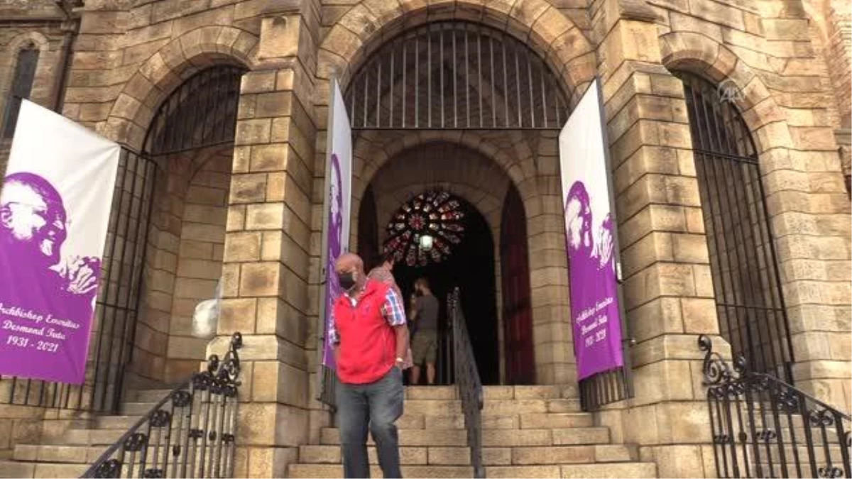 Desmond Tutu\'nun naaşı defnedilmek üzere Cape Town\'daki St. George Katedraline getirildi