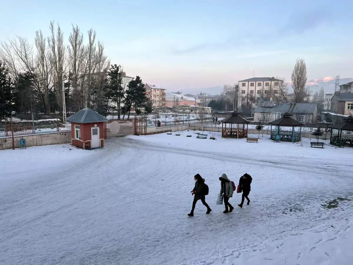 Erzurum, Ardahan, Kars ve Ağrı\'da soğuk hava etkisini sürdürüyor