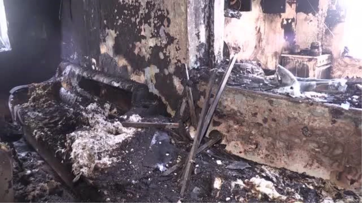 Evde çıkan yangında 3 kişi dumandan etkilendi