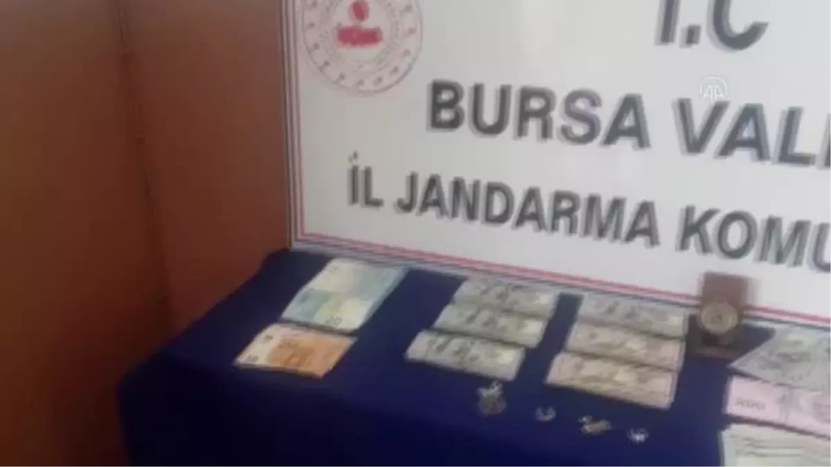 Hırsızlık şüphelisi yurt dışına kaçmaya çalışırken yakalandı