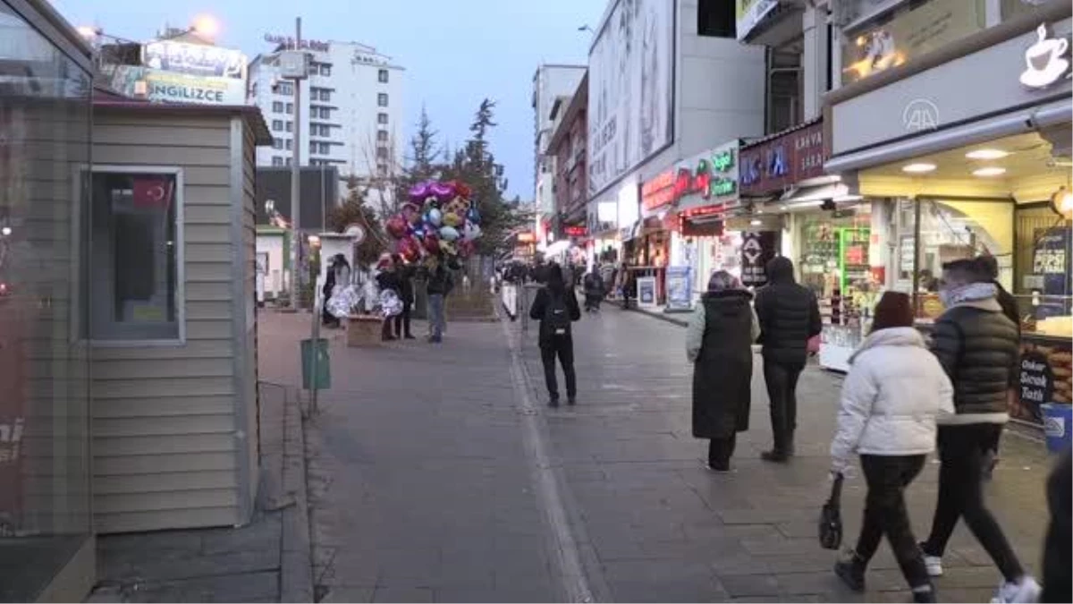 İç Anadolu\'da cadde ve sokaklarda "yılbaşı" yoğunluğu