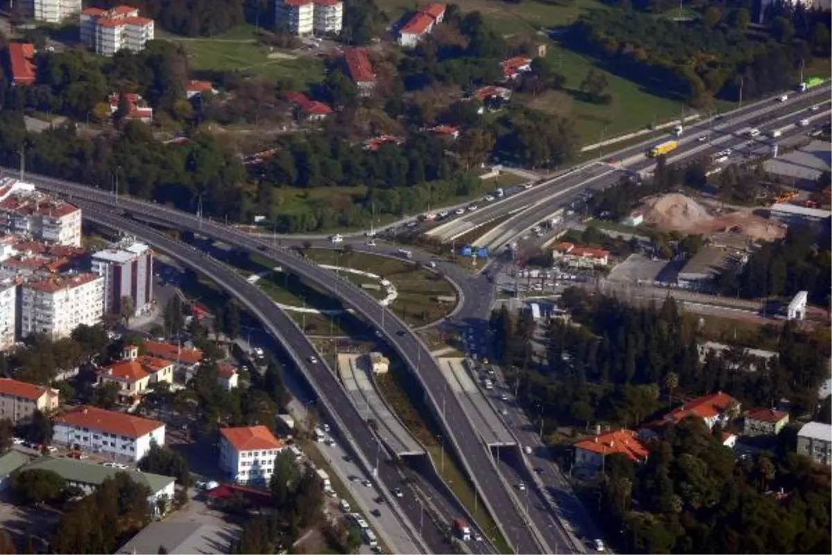 Son dakika: İzmir\'de jandarmadan havadan trafik denetimi